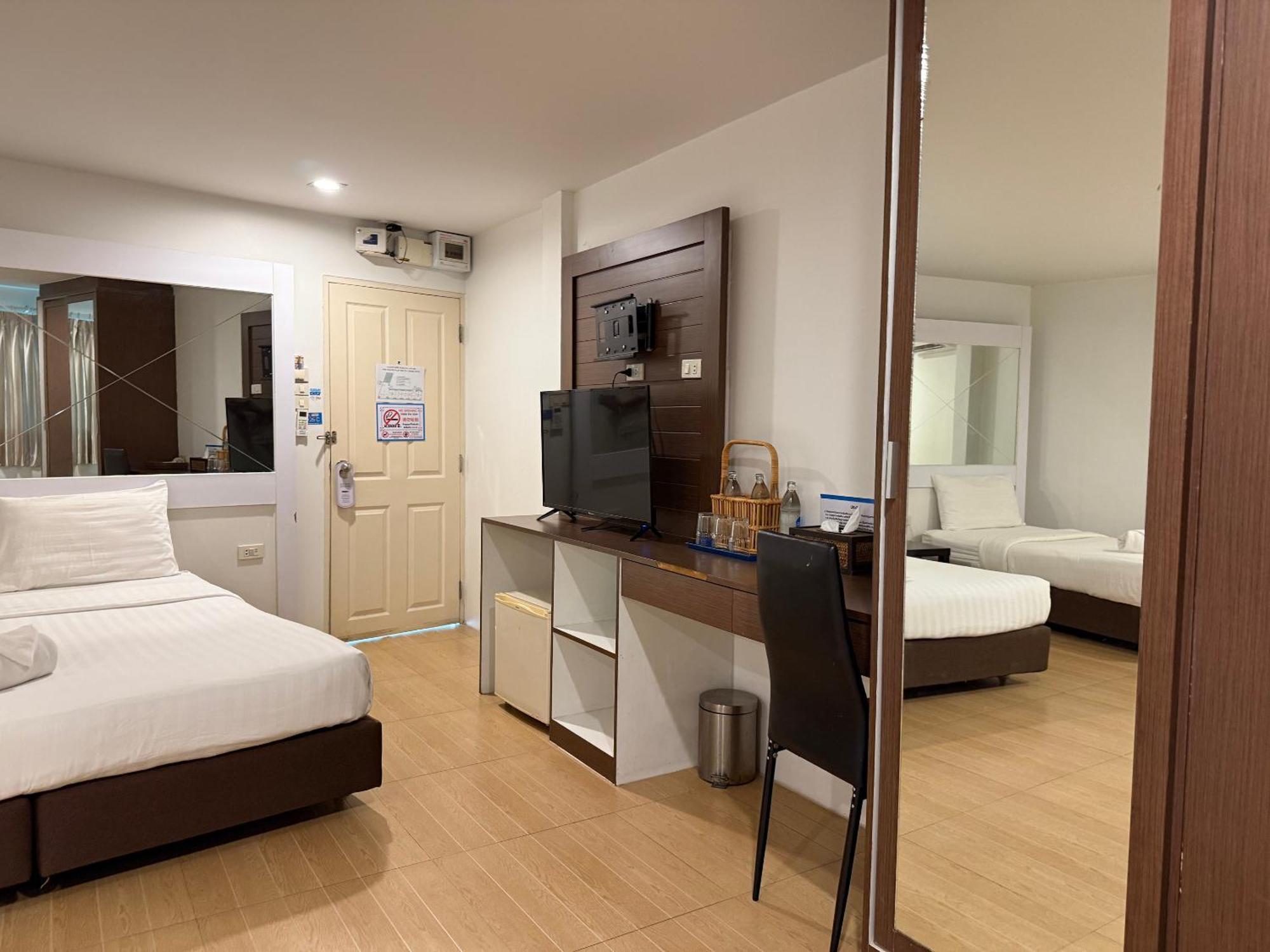 Bed By Cruise Hotel At Samakkhi-Tivanont Нонтхабури Экстерьер фото