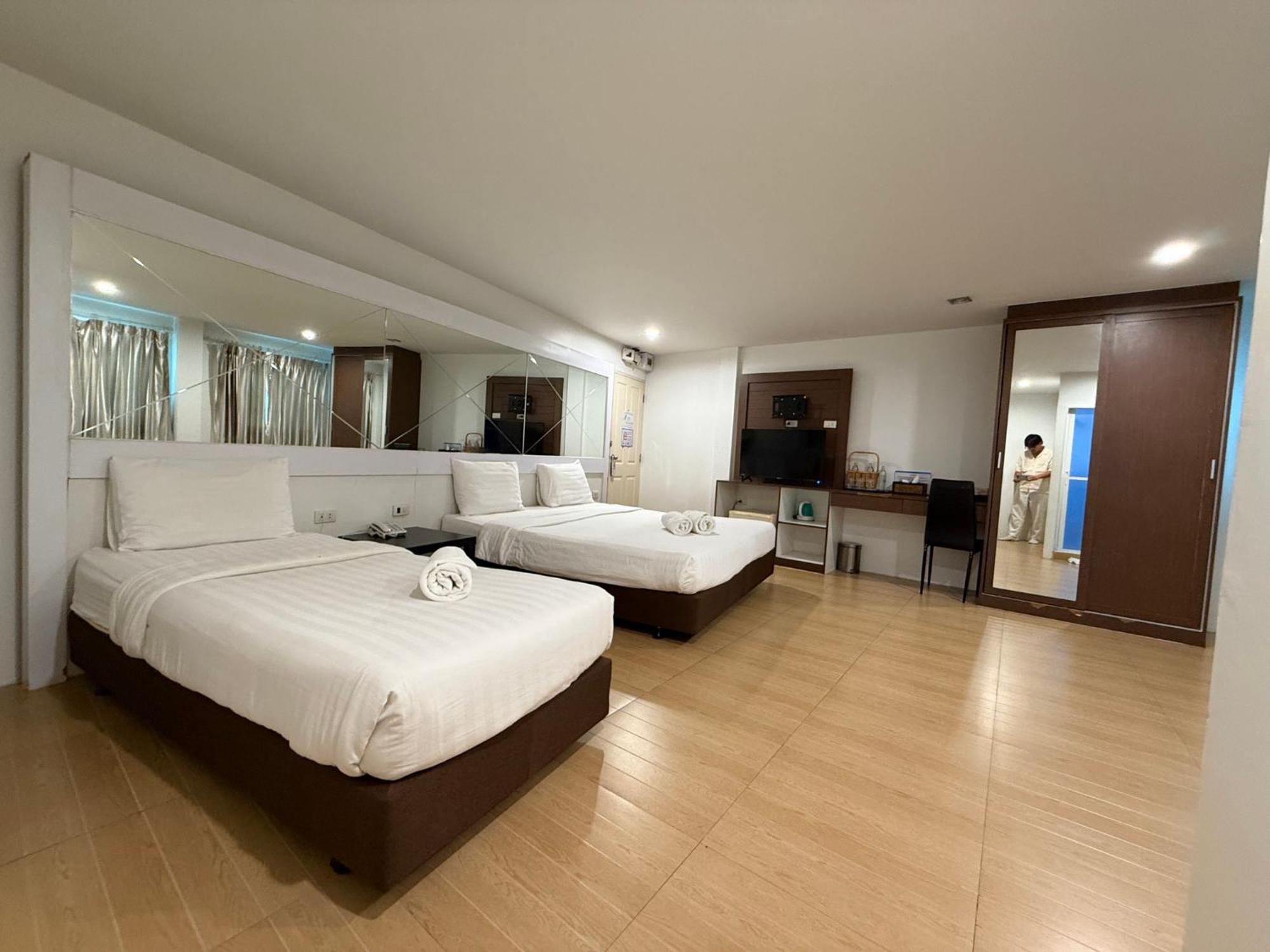 Bed By Cruise Hotel At Samakkhi-Tivanont Нонтхабури Экстерьер фото